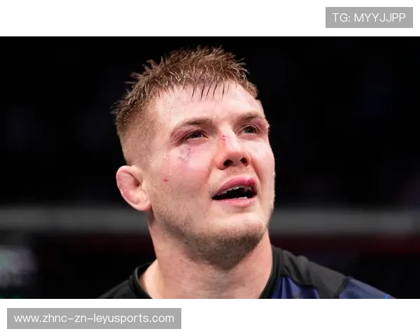 UFC 八角笼爆发大规模冲突，裁判都吓懵了