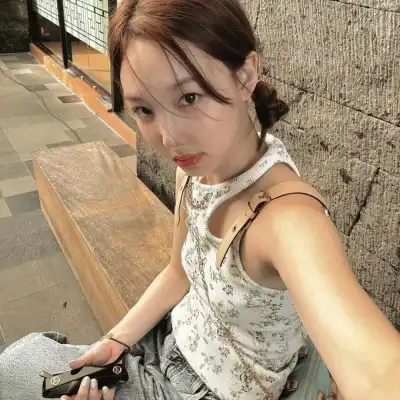雍恨云