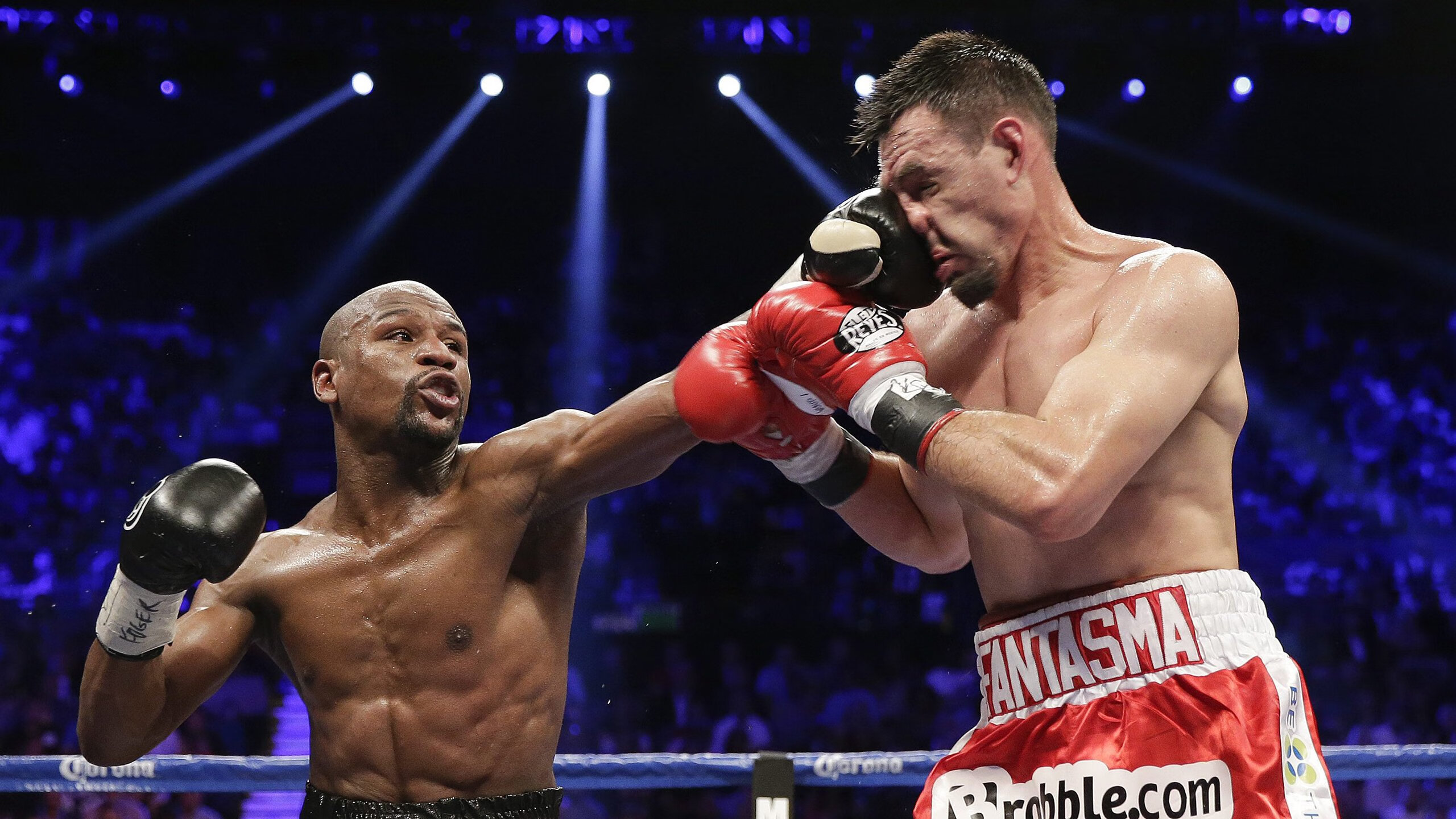 乐鱼体育官网投注-世界杯激情激荡：每一场都让人热血沸腾，世界杯精彩瞬间视频